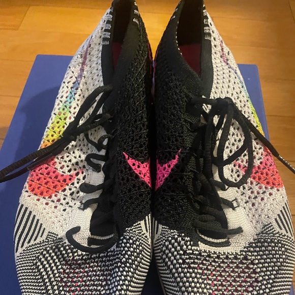 Nike BeTrue Limited Edition rainbow pride sneakers- discontinued style,men’s 6.5 - Picture 2 of 5